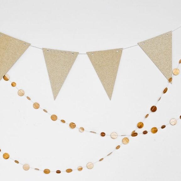 How to Style a Party Table With a Personalized Banner